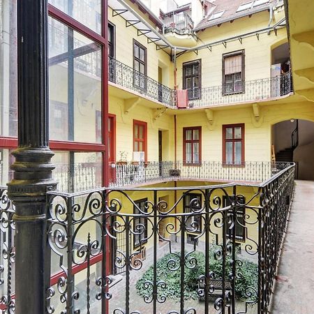 Free Garage Parking, Ac And Bikes In The Downtown Apartment Budapest Ngoại thất bức ảnh