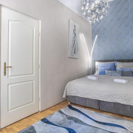 Free Garage Parking, Ac And Bikes In The Downtown Apartment Budapest Ngoại thất bức ảnh