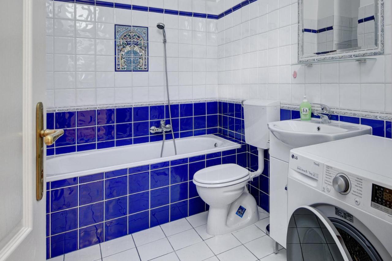 Free Garage Parking, Ac And Bikes In The Downtown Apartment Budapest Ngoại thất bức ảnh