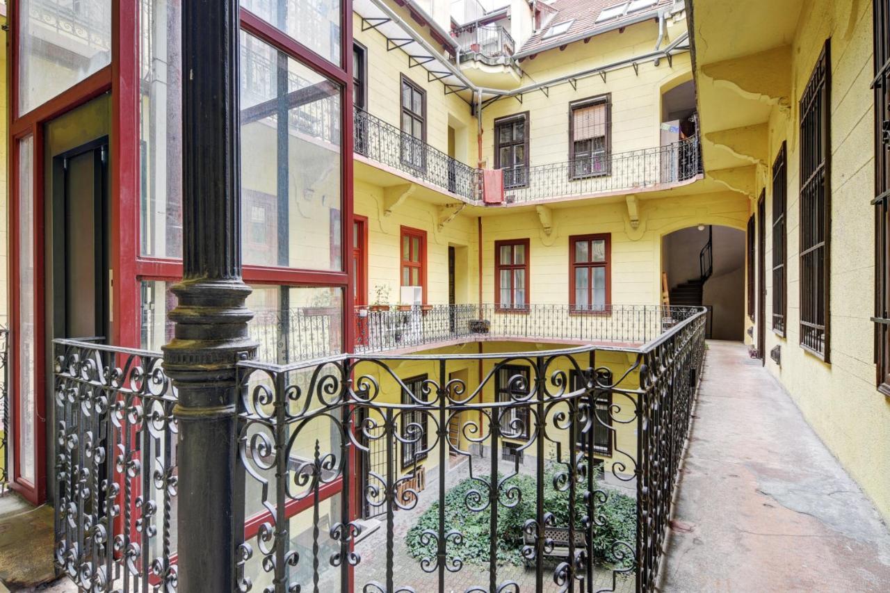 Free Garage Parking, Ac And Bikes In The Downtown Apartment Budapest Ngoại thất bức ảnh